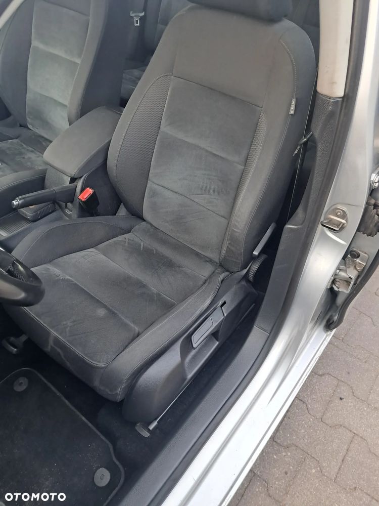 Volkswagen Golf 2.0 TDI DPF BlueMotion Technology DSG Team - 10