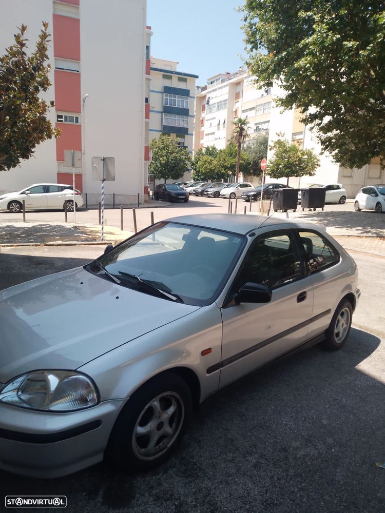 Honda Civic 1.5i LS - 1