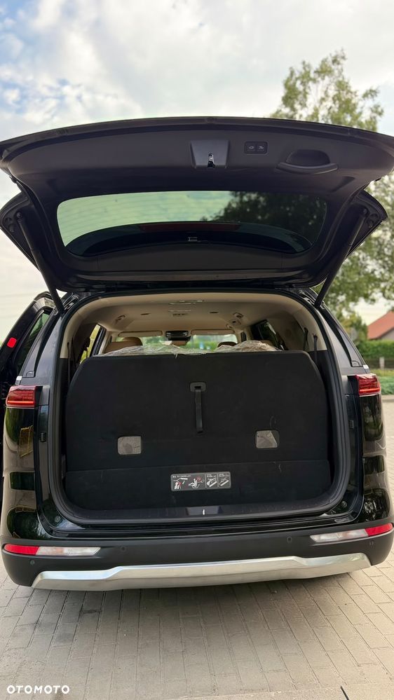 Kia Carnival - 10
