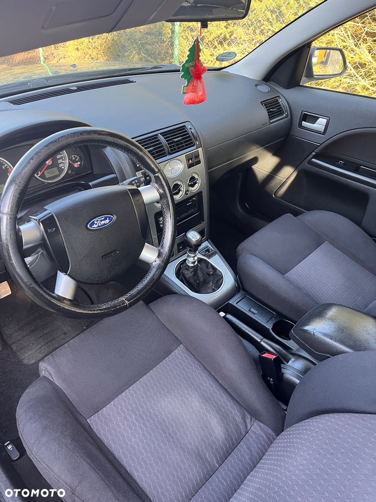 Ford Mondeo 2.0 Ghia - 10