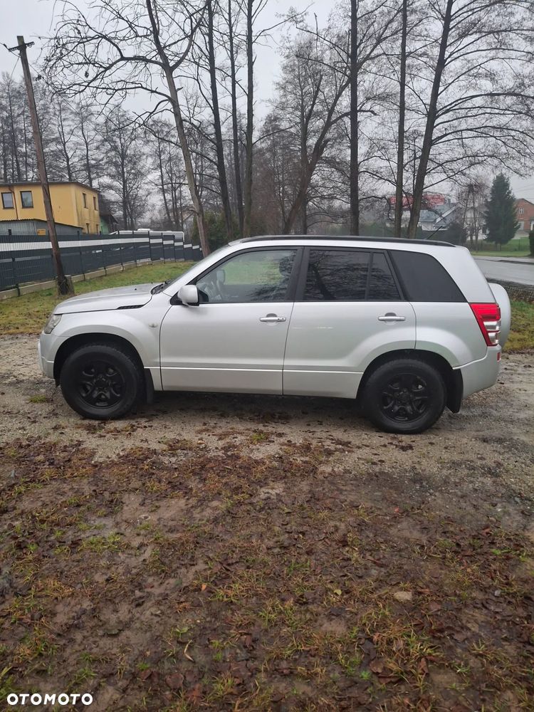 Suzuki Grand Vitara 2.0 - 6