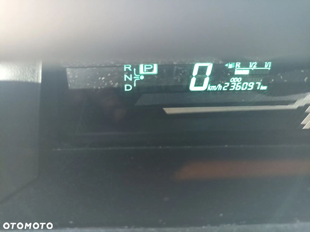 Toyota Prius (Hybrid) Executive - 19