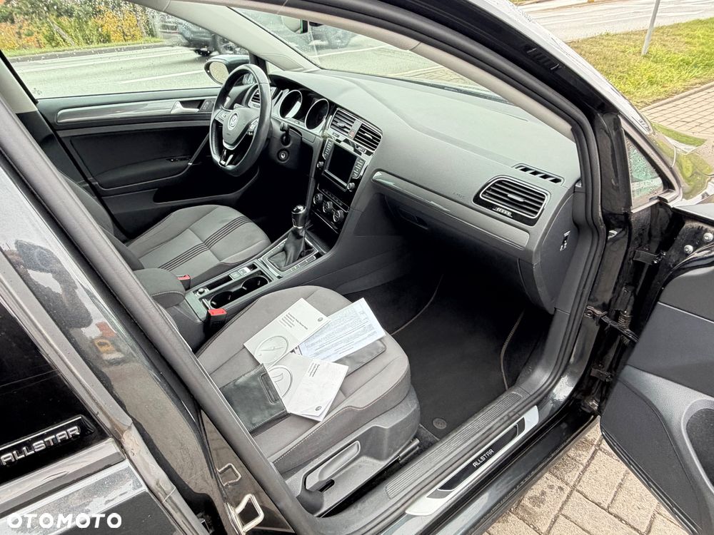 Volkswagen Golf - 26