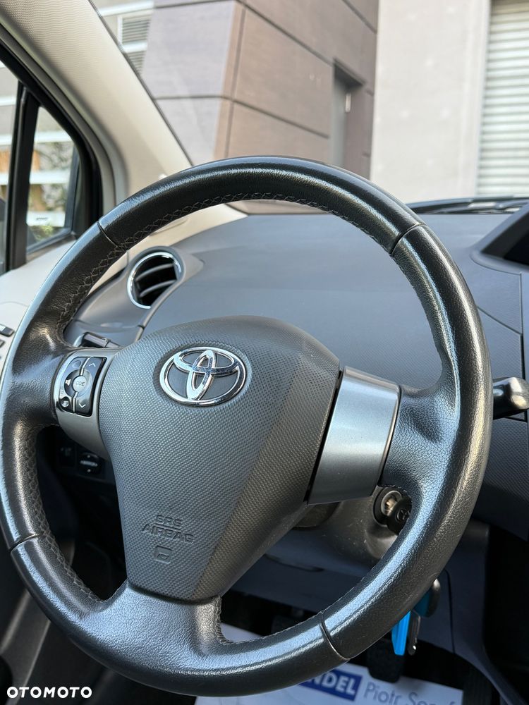 Toyota Yaris 1.33 Sol - 21