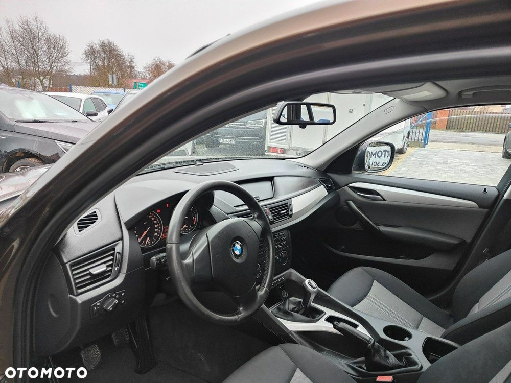 BMW X1 sDrive18d xLine - 11