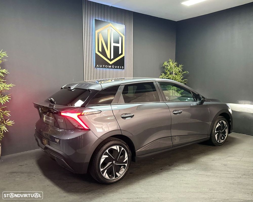 MG MG4 64 kWh Luxury - 5