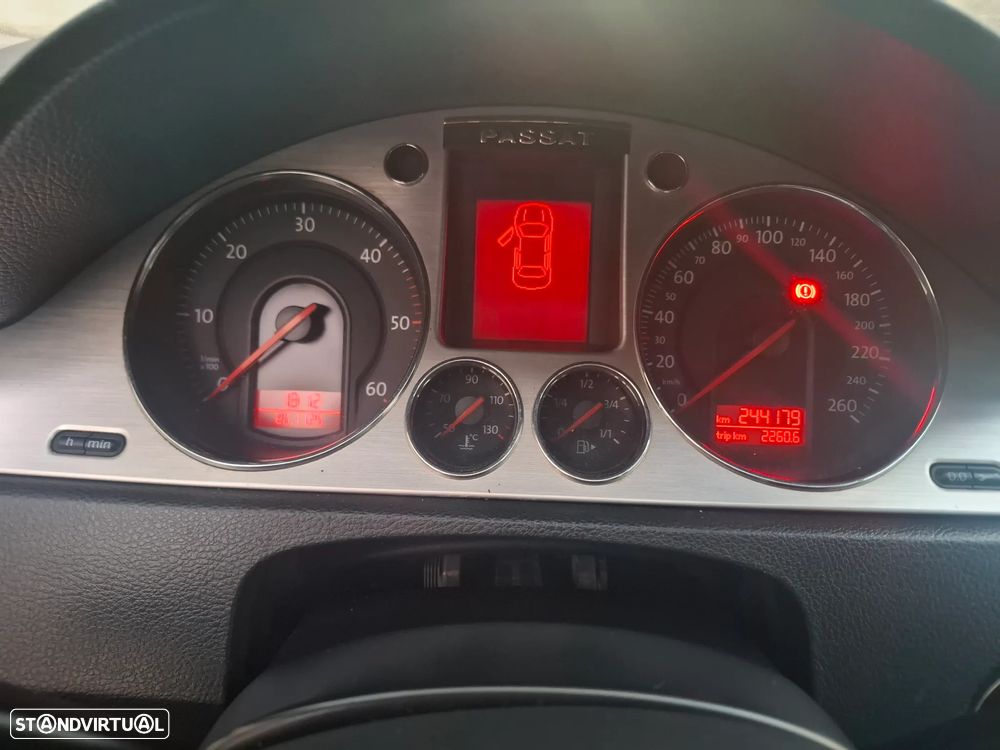 VW Passat Variant 2.0 TDi Highline - 5