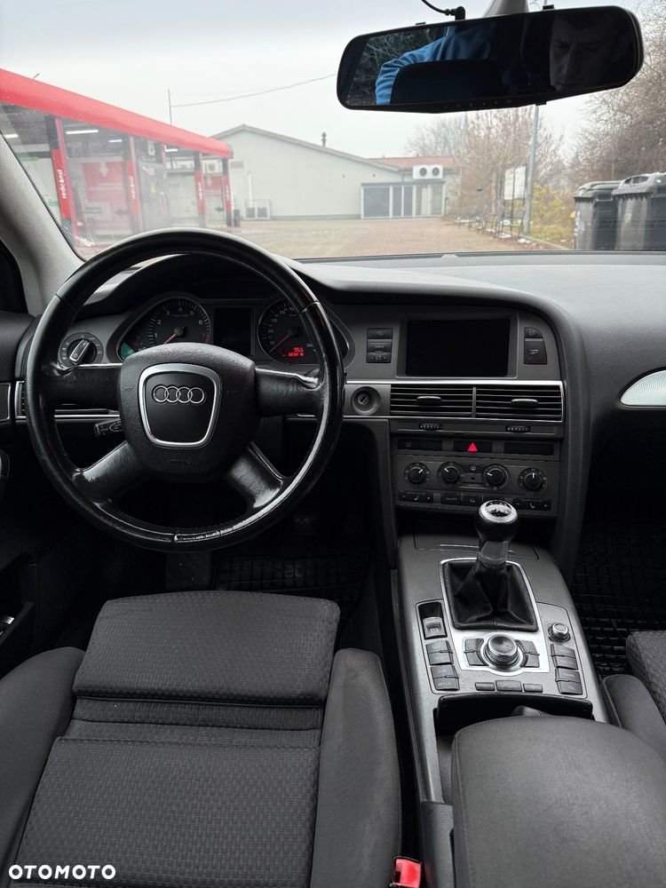 Audi A6 Limousine 2.4 - 12