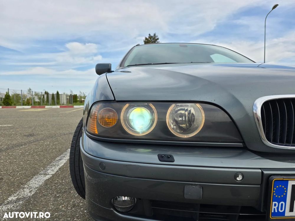 BMW Seria 5 525d Touring - 9