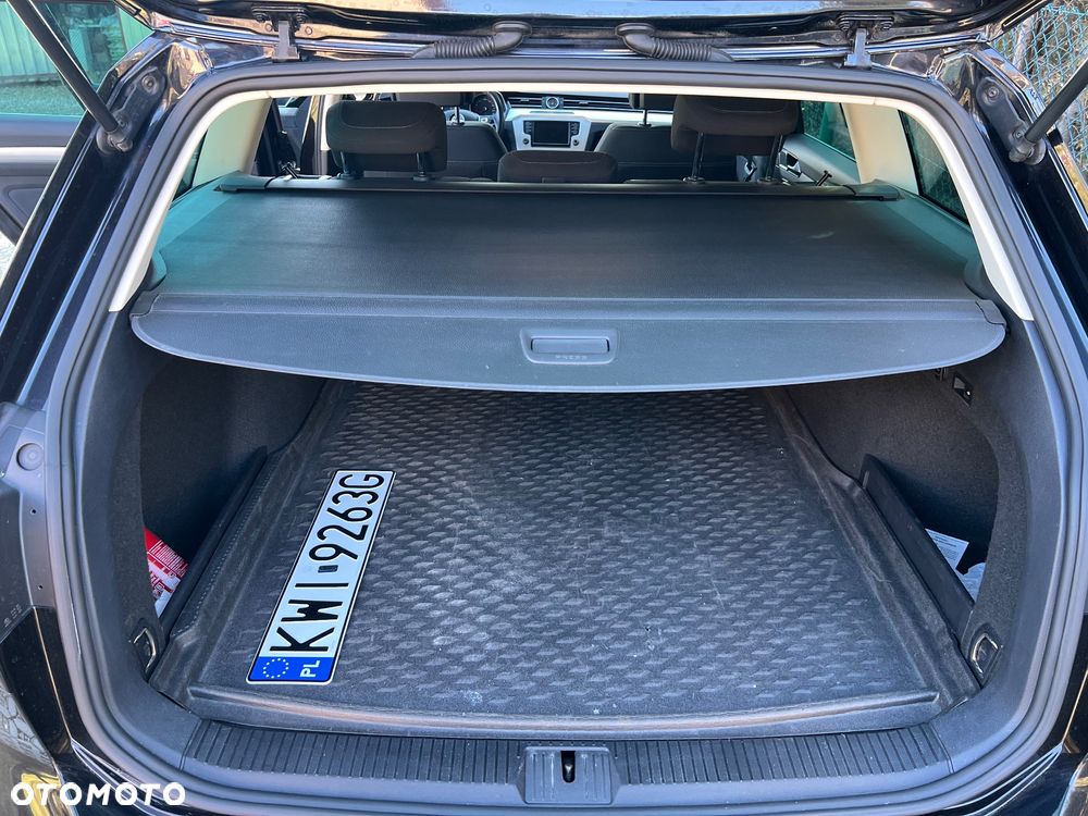 Volkswagen Passat 2.0 TDI (BlueMotion Technology) Comfortline - 25