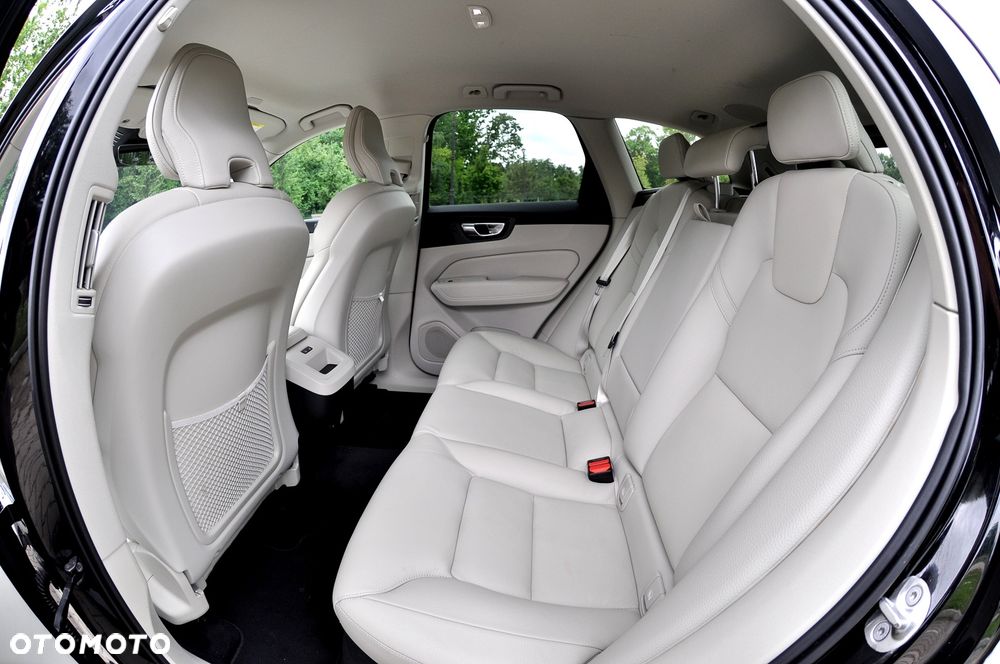 Volvo XC 60 B4 D Geartronic RDesign - 24