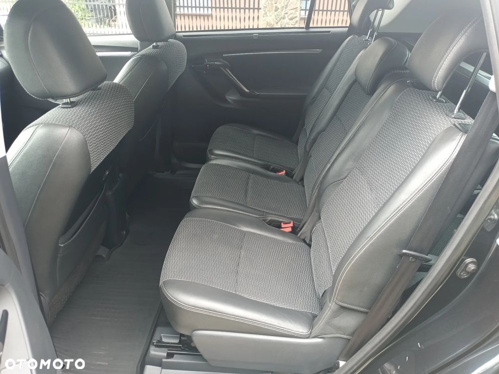 Toyota Verso 1.8 Prestige 7os EU6 - 19