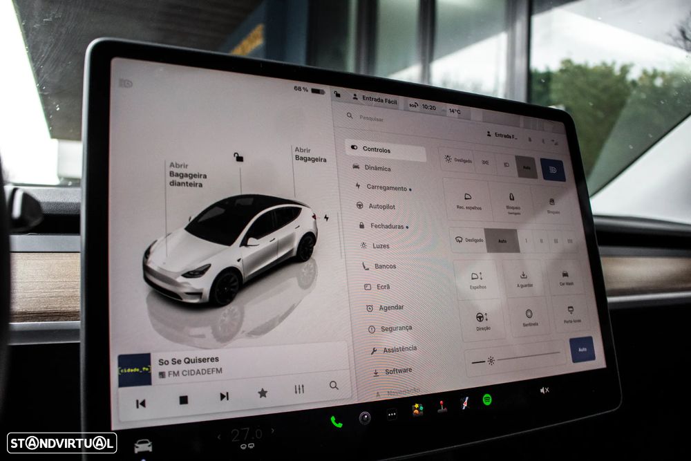 Tesla Model Y Long Range Dual Motor AWD - 36