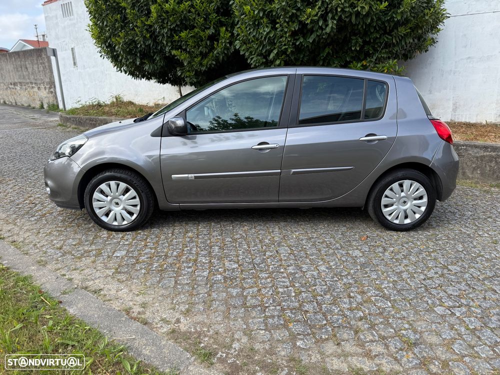 Renault Clio 1.2 16V Dynamique S - 2