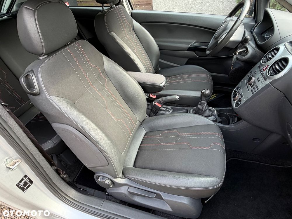 Opel Corsa 1.4 16V Sport - 12