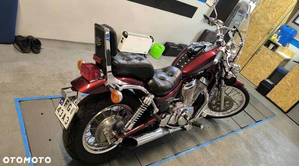 Suzuki Intruder - 3