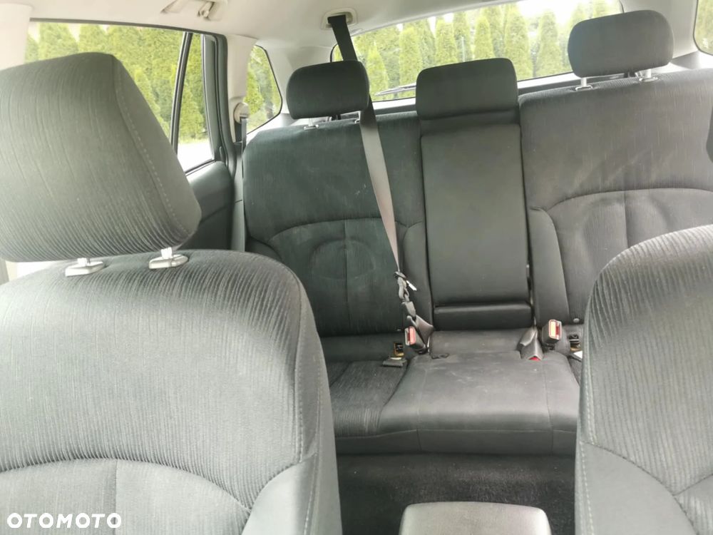 Subaru Legacy - 11