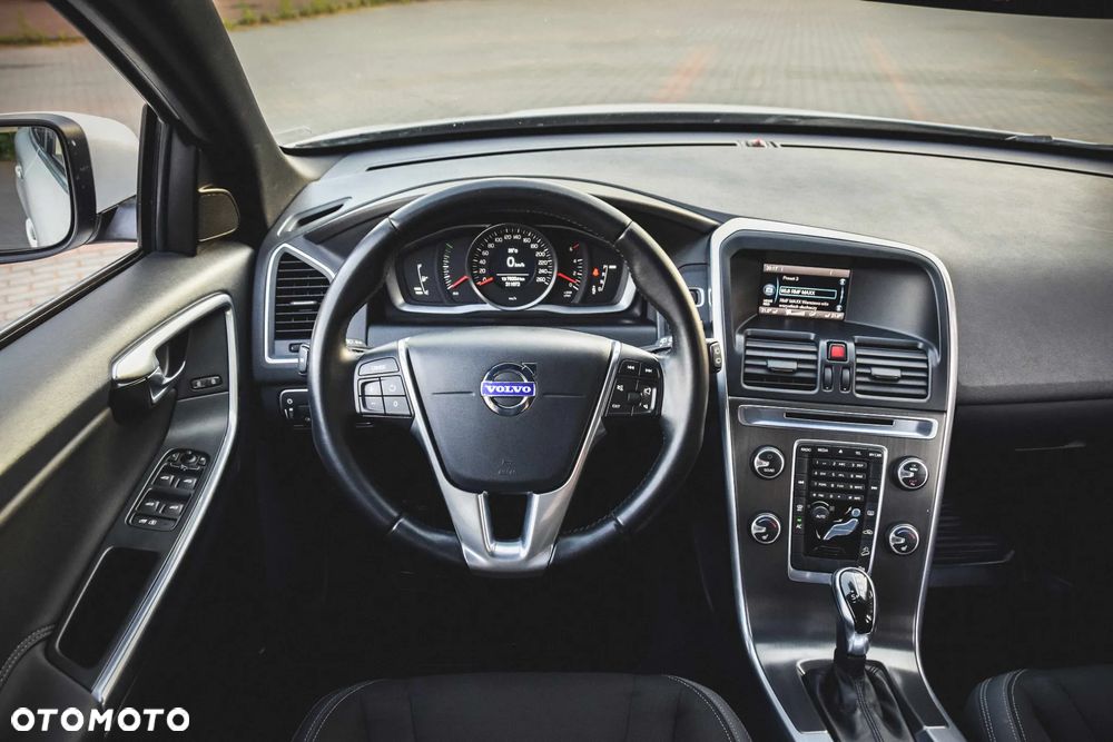 Volvo XC 60 2.4D AWD Momentum - 37