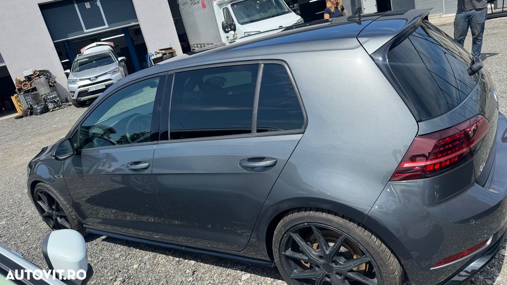 Volkswagen Golf - 8