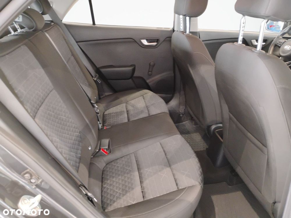 Kia Rio - 14