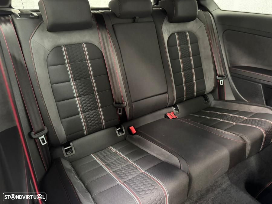 VW Golf 2.0 TSI GTI DSG - 43