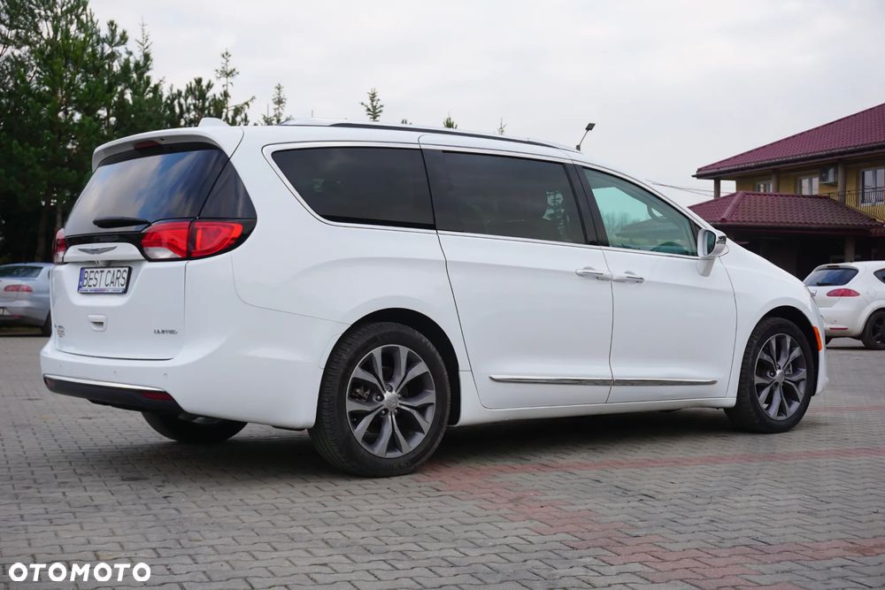 Chrysler Pacifica - 6