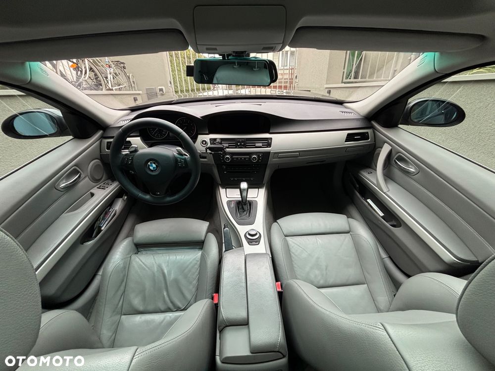 BMW Seria 3 335xi - 10