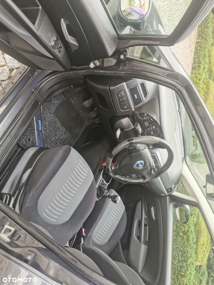 Fiat Punto 1.4 16V Emotion - 7