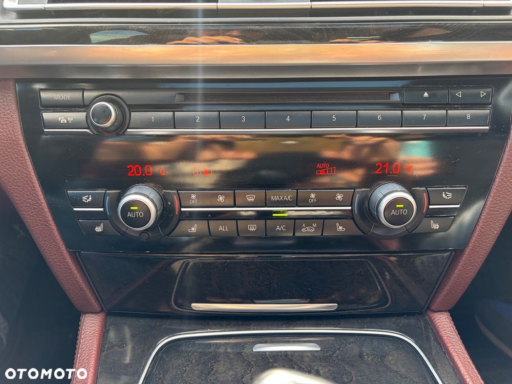 BMW Seria 7 730Ld - 32