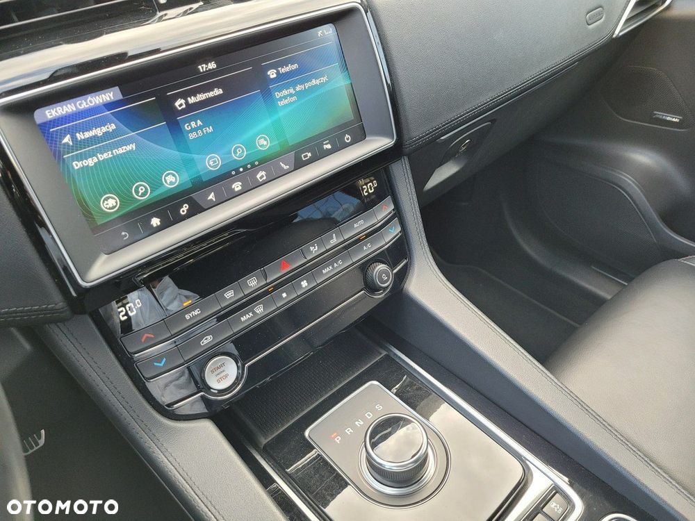 Jaguar F-Pace - 29