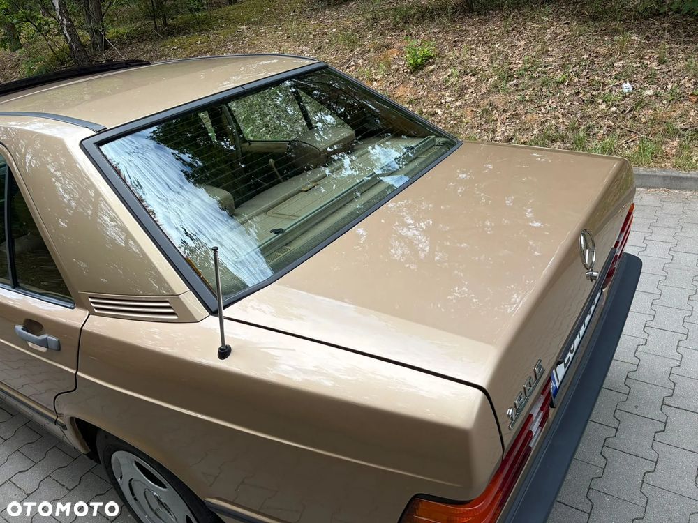 Mercedes-Benz W201 (190) - 11