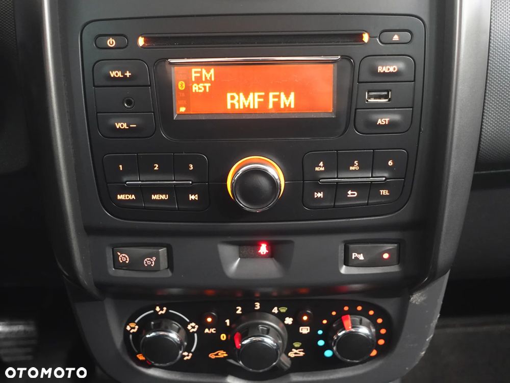 Dacia Duster SCe 115 4x2 Laureate - 32