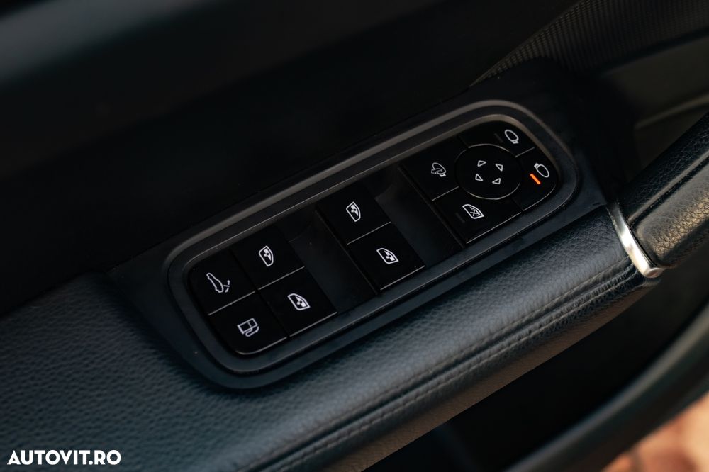 Porsche Cayenne - 20