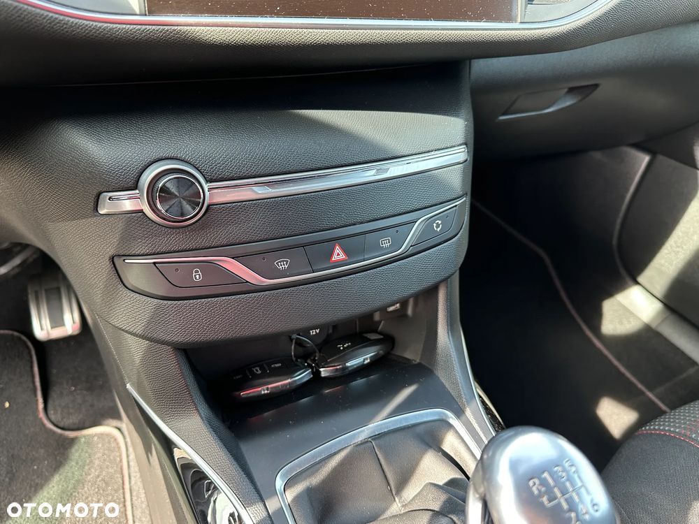 Peugeot 308 - 16