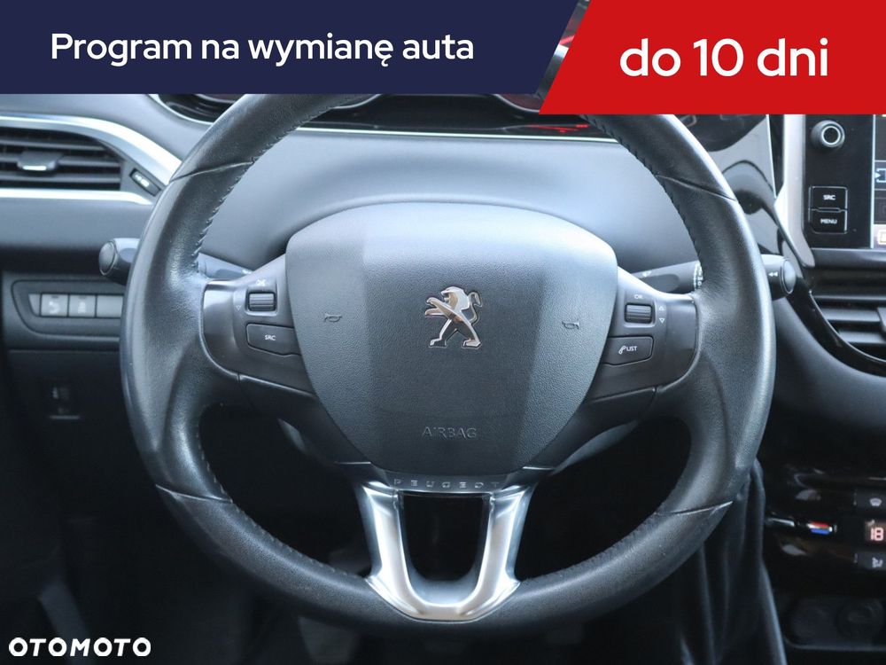 Peugeot 208 - 18