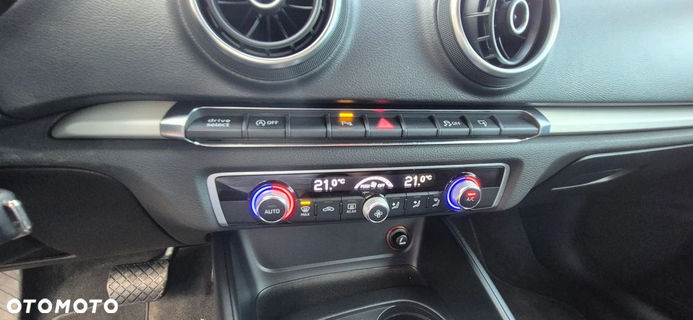 Audi A3 Sportback 2.0 TDI (clean diesel) S tronic S line Sportpaket - 38