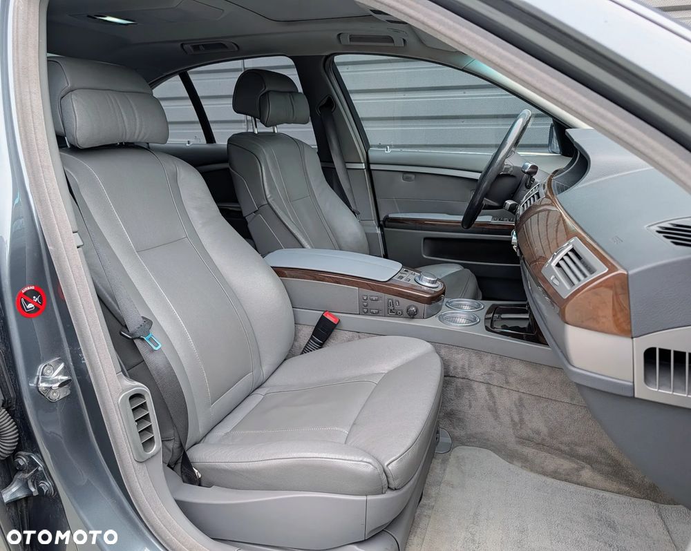 BMW Seria 7 - 16