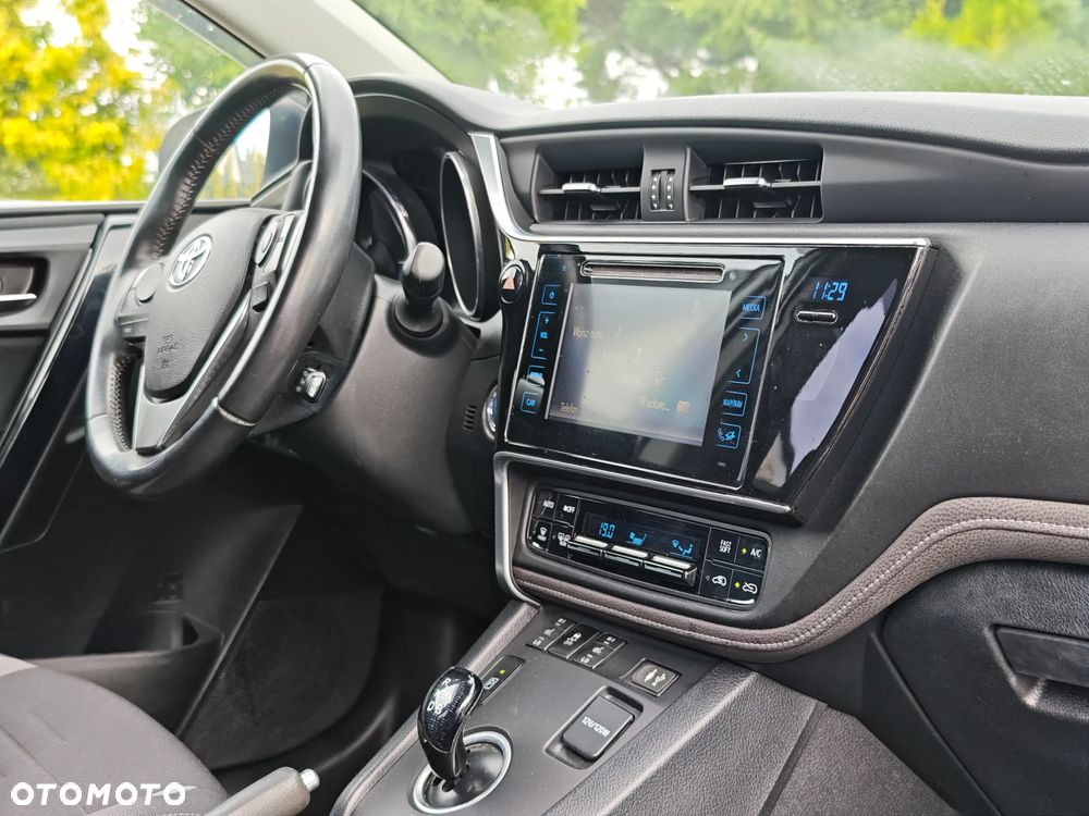 Toyota Auris 1.8 HSD Prestige NAVI - 32