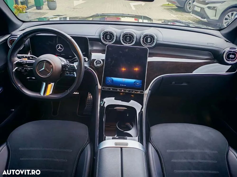 Mercedes-Benz GLC 300 4Matic 9G-TRONIC AMG Line Advanced - 14