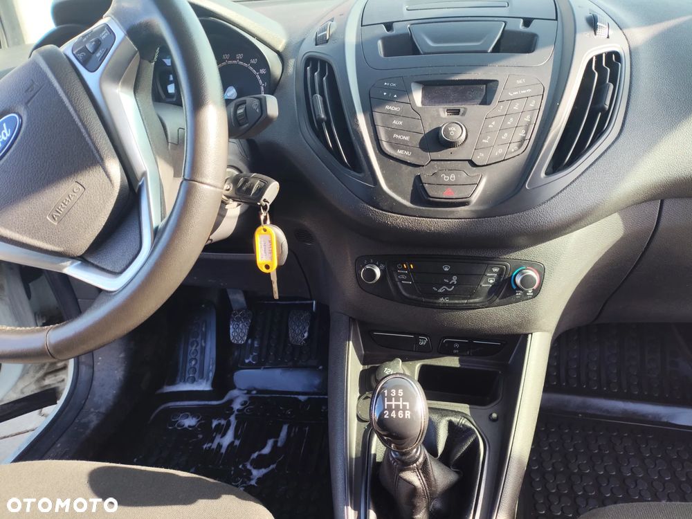 Ford Transit Courier - 6