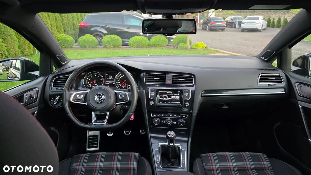 Volkswagen Golf 2.0 TSI BMT GTI - 31