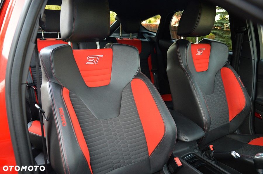 Ford Focus 2.0 EcoBoost ST mit Leder-Sport-Paket - 23