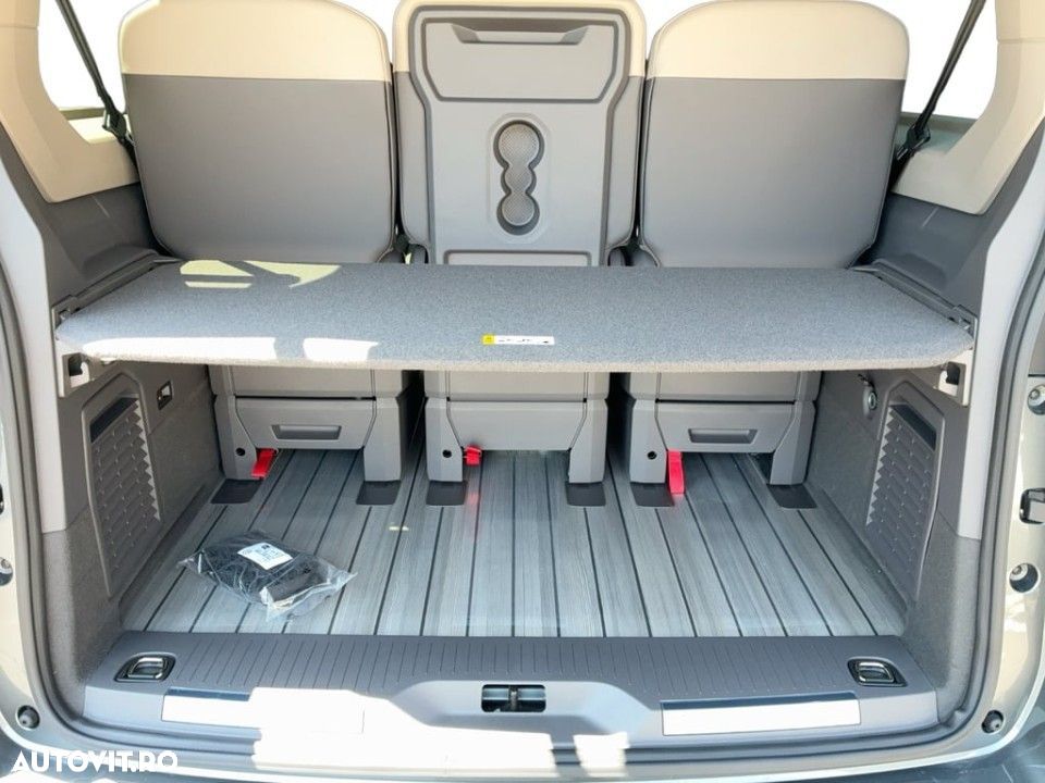 Volkswagen Multivan - 11