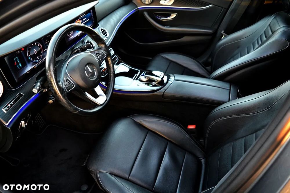 Mercedes-Benz Klasa E 250 9G-TRONIC AMG Line - 34
