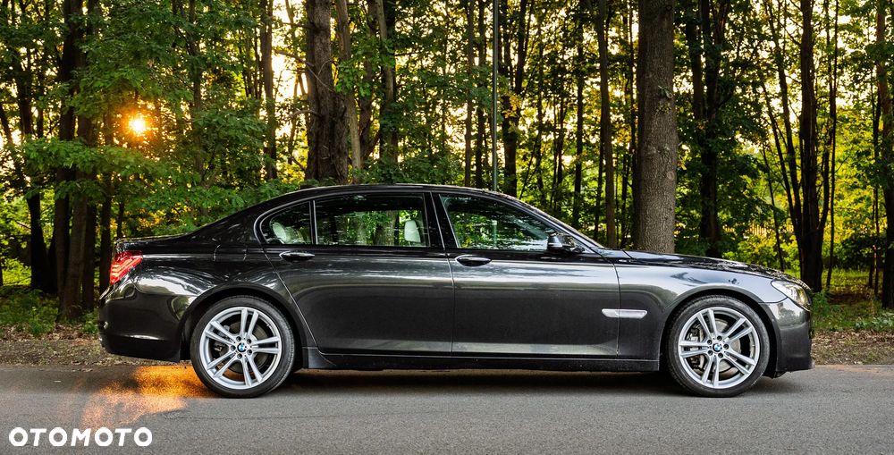 BMW Seria 7 740Li Edition Exclusive - 3