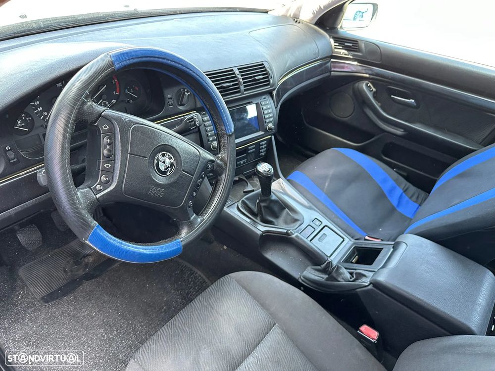 BMW E39 520d de 2001 para peças - 5