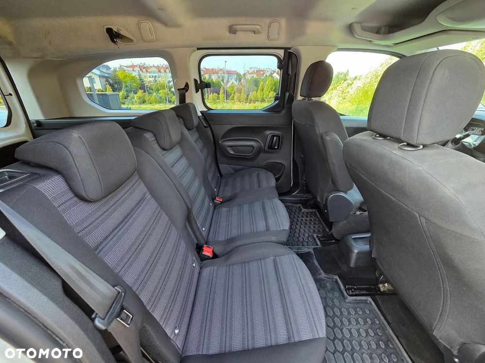 Opel Vivaro C - 10