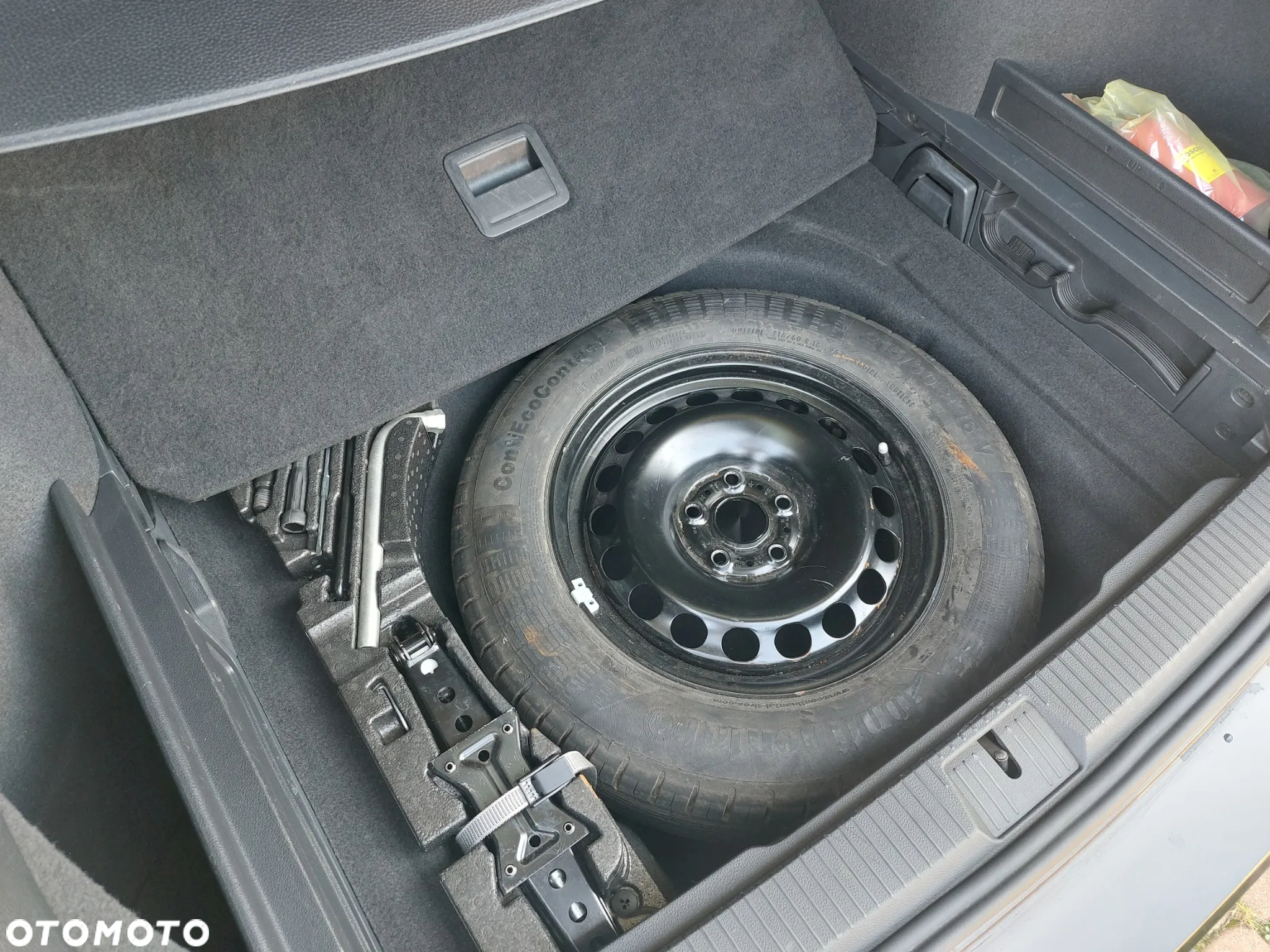 Volkswagen Passat - 17