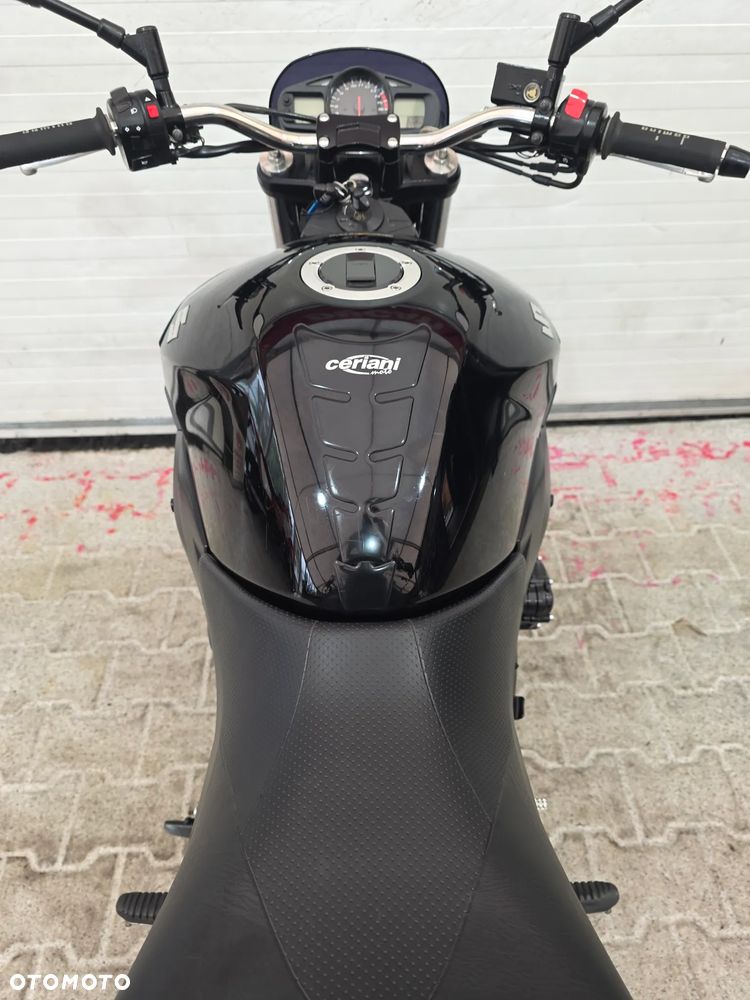 Suzuki GSR - 30