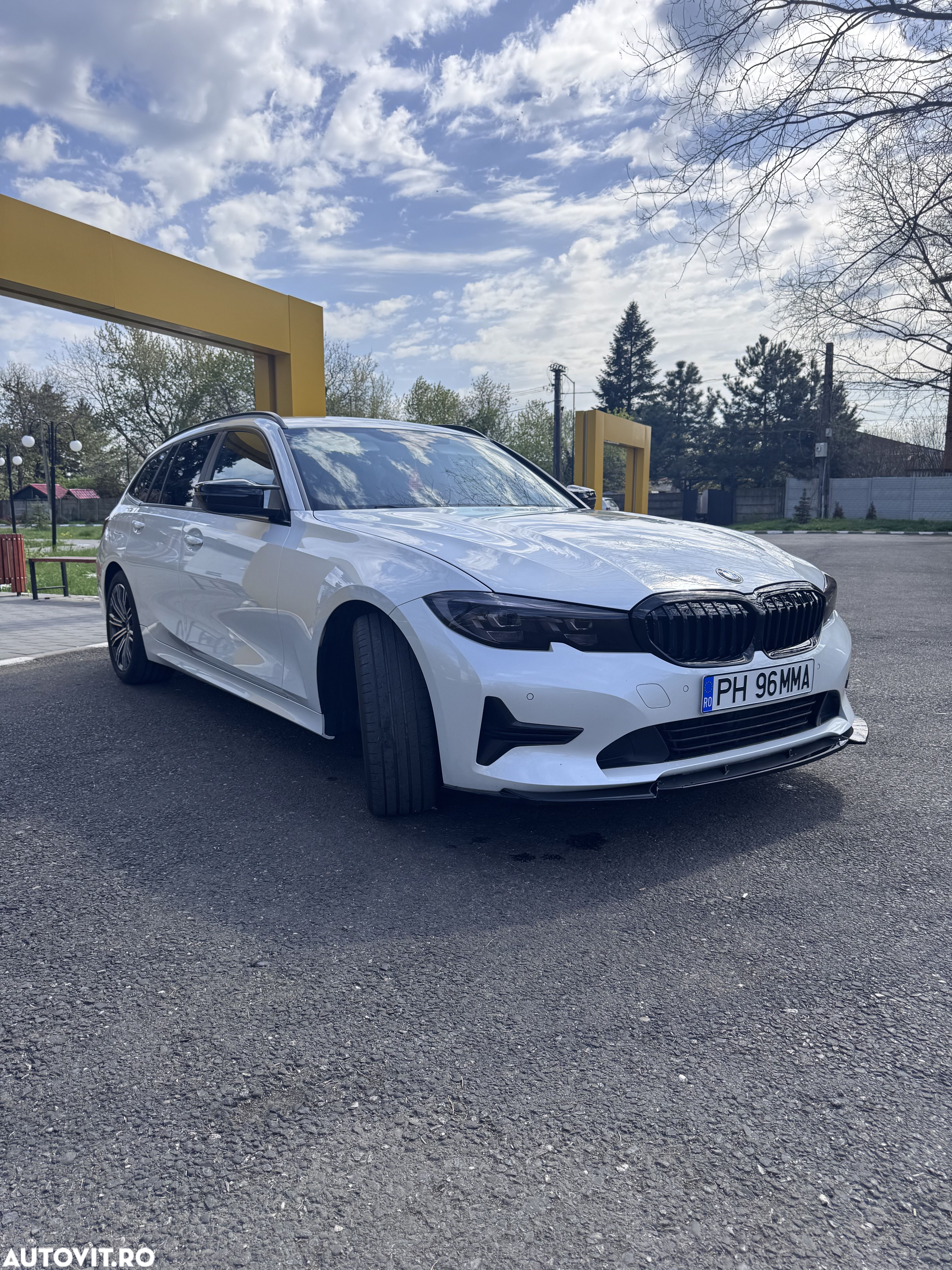 BMW Seria 3 318i Touring Aut. Sport Line - 1